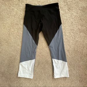 LORNA JANE 3/4 TIGHTS